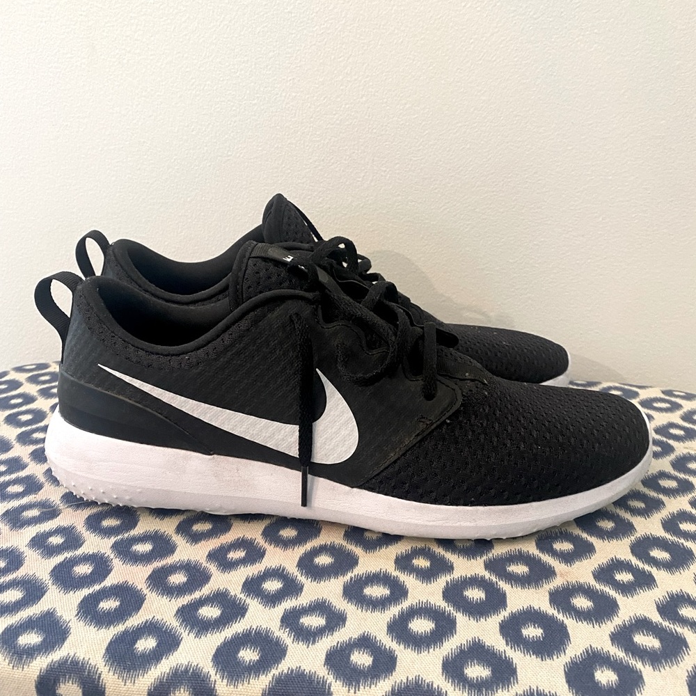 Mens Nike Roushe G-20 Golf Shoes. Like New.